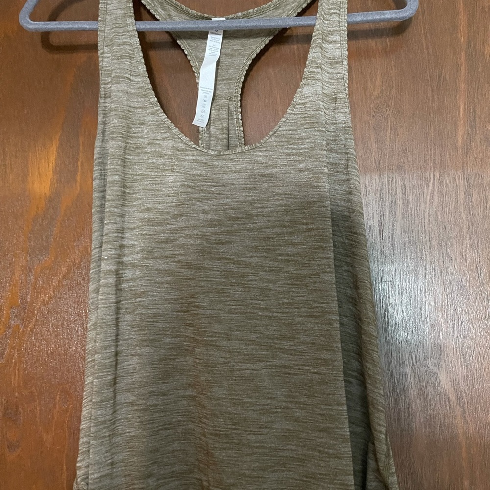 Lululemon size 12 tank